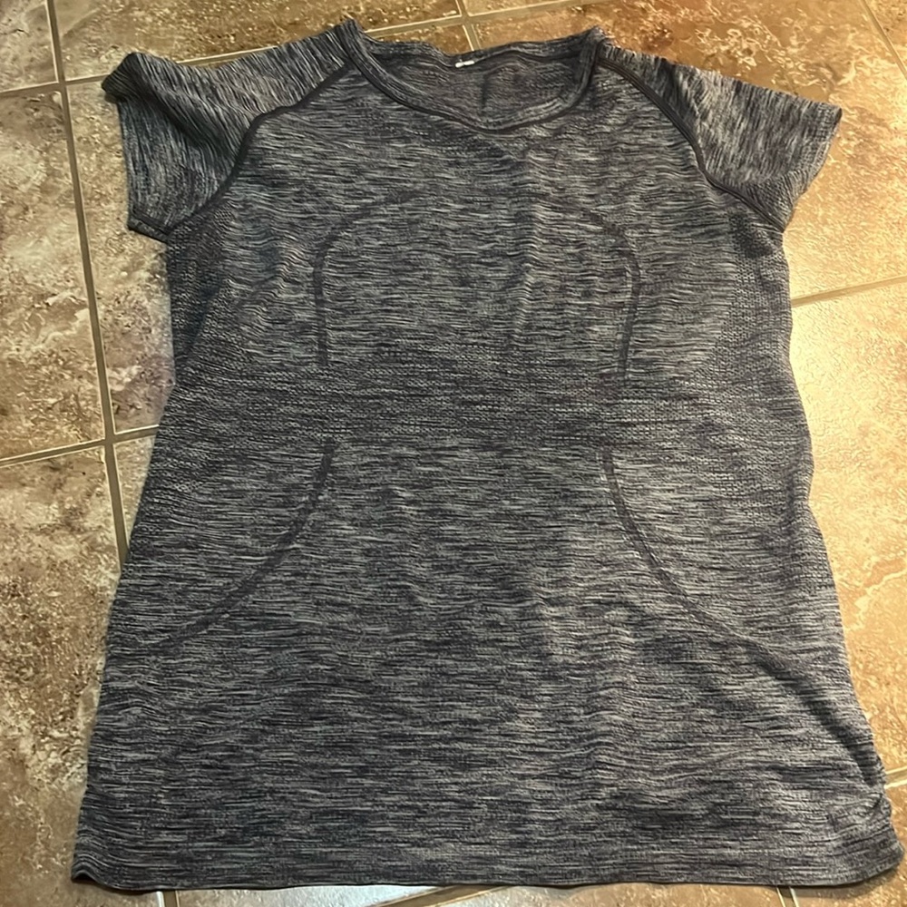 LULULEMON SWIFTLY SIZE 10 heather grey
